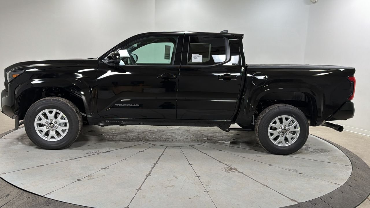 2026 Toyota Tacoma SR5 - Photo 8