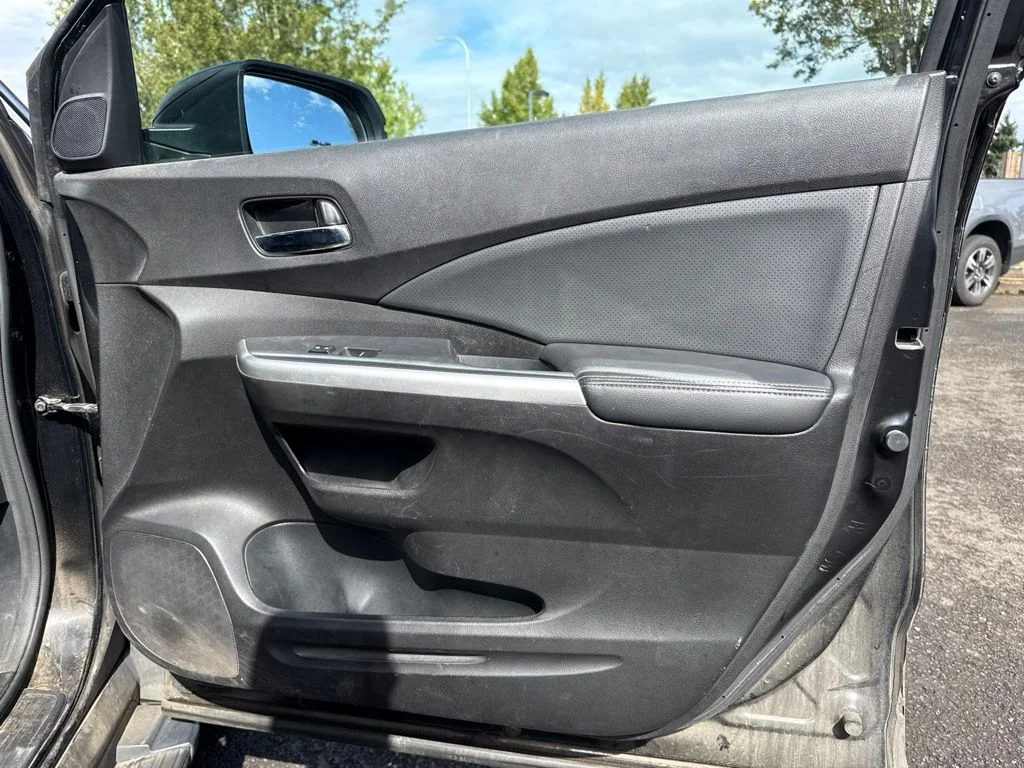 Used 2016 Crystal Black Pearl Honda Touring image 24