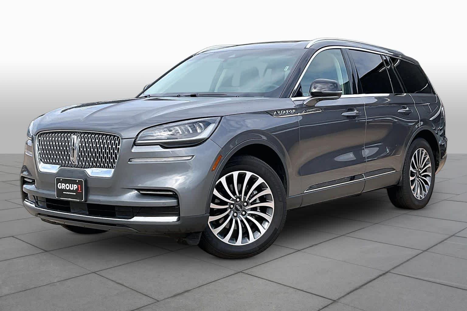 Used 2024 Asher Gray Metallic Clearcoat Lincoln Reserve image 2