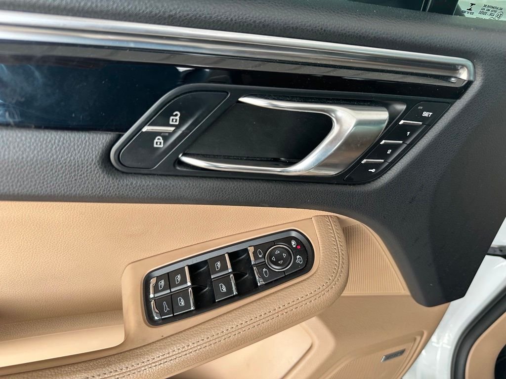 Used 2020  Porsche S image 11