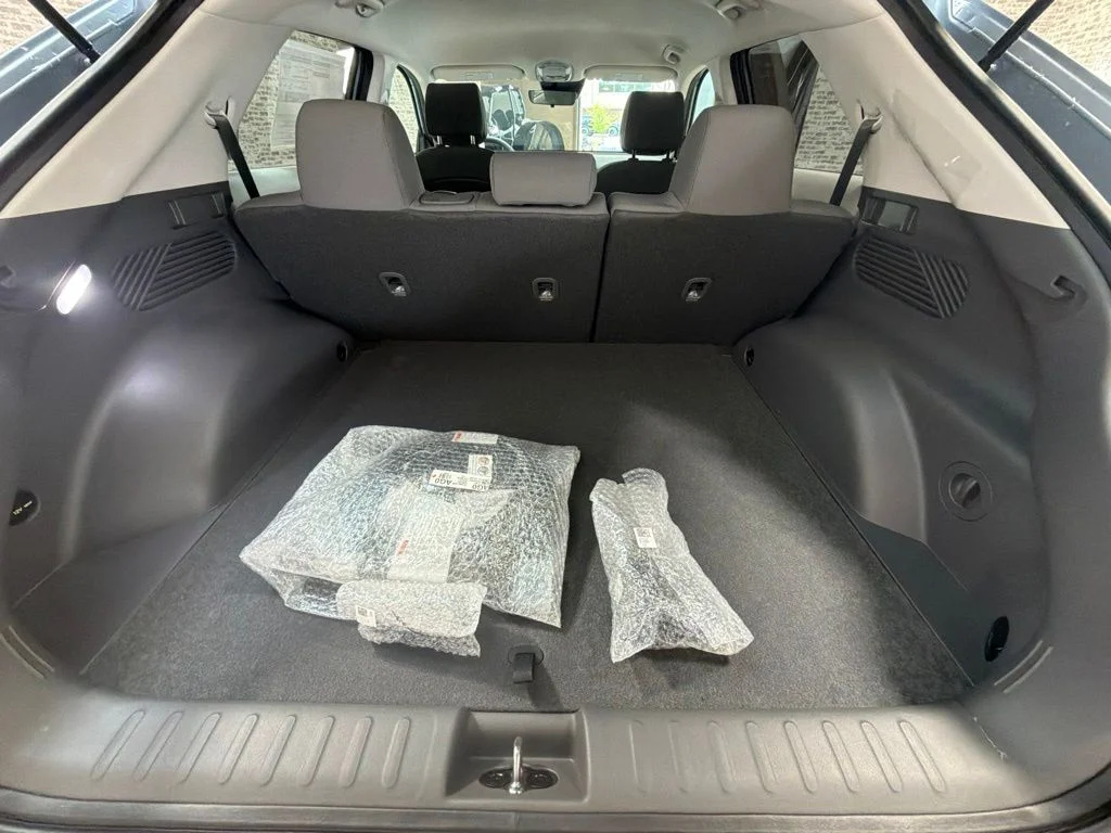 New 2027 Lucid Blue Hyundai SE image 13