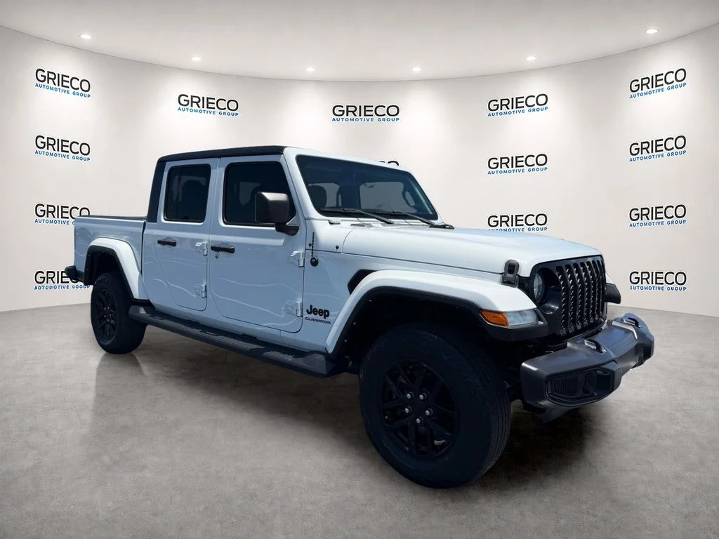 Used 2022 White Jeep Sport image 1