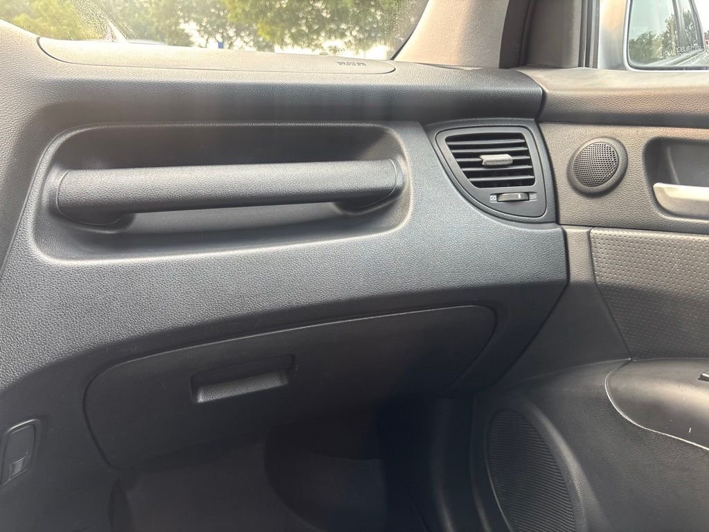 Used 2010 Silver Kia EX image 20