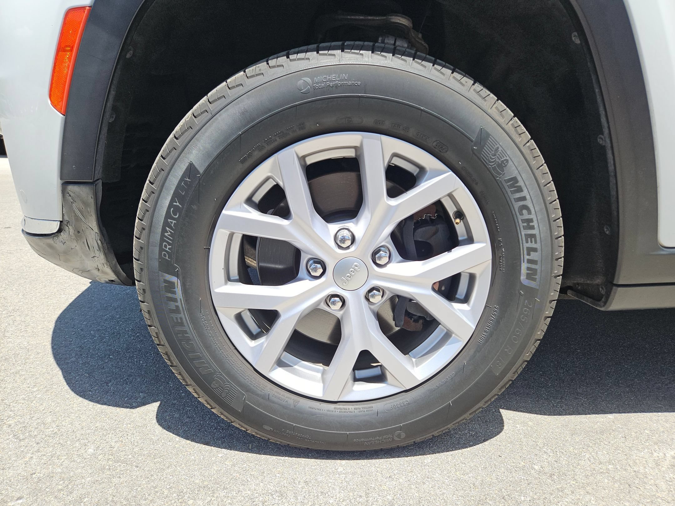 Used 2022 Bright White Clearcoat Jeep Limited image 26