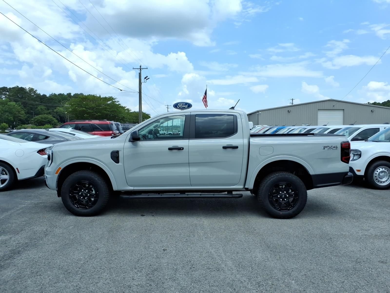 New 2026 Avalanche Ford XLT image 2