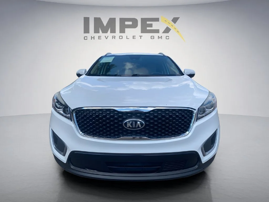 Used 2017  Kia LX V6 image 8