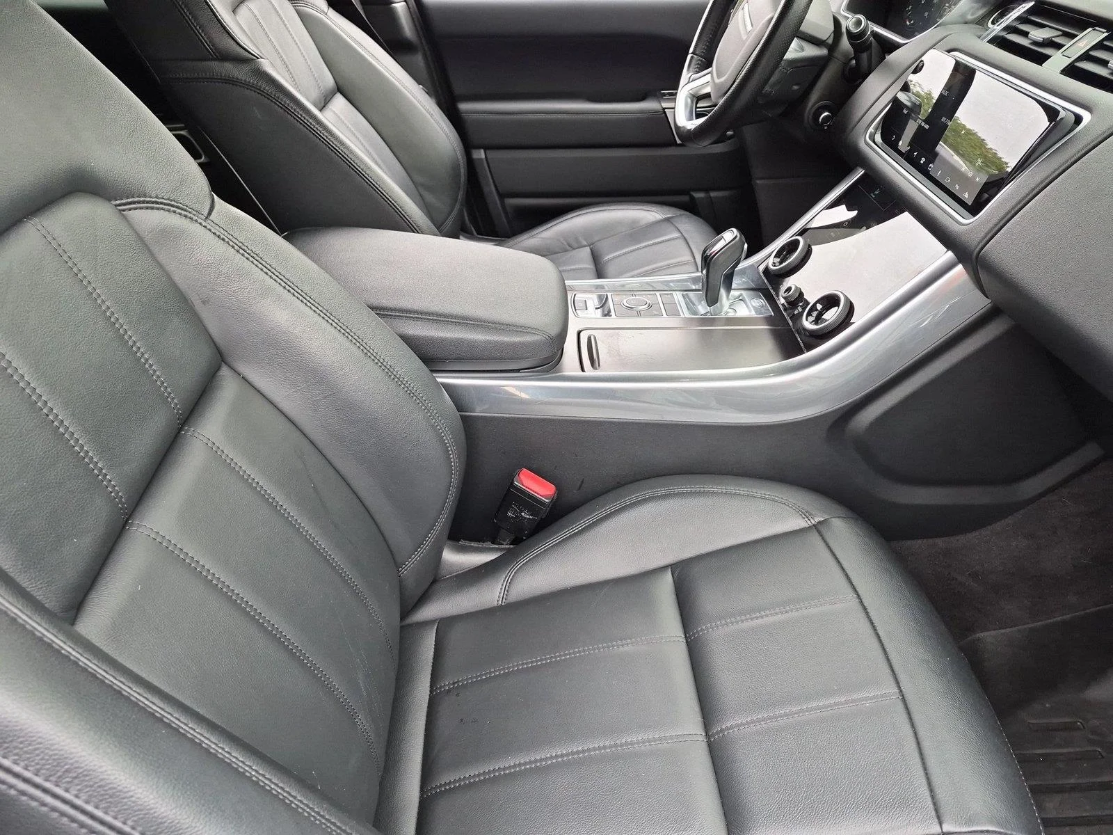 Used 2018 Fuji White Land Rover SE image 36