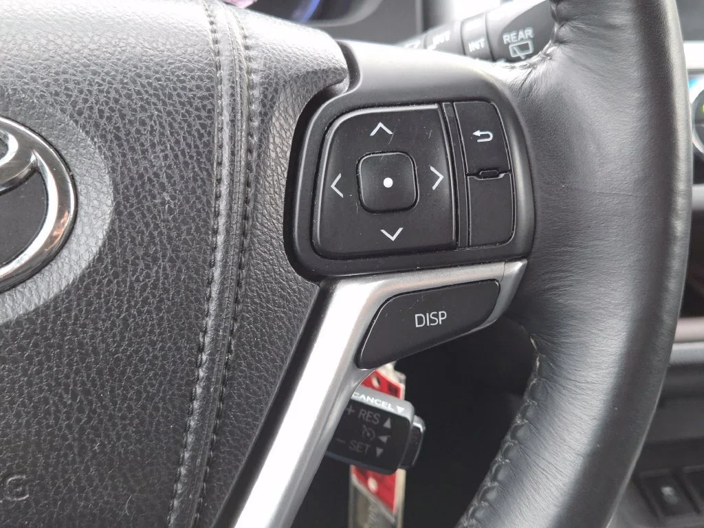 Used 2015 Blizzard Pearl Toyota LE Plus image 14