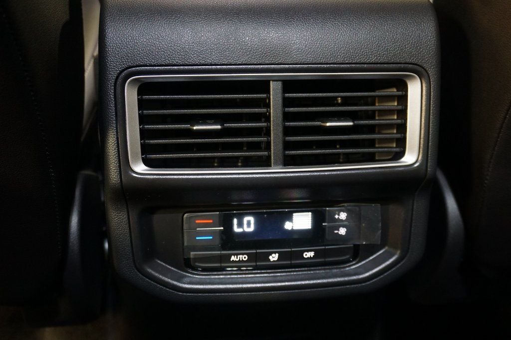 2026 Volkswagen Atlas SE w/Tech - Photo 30