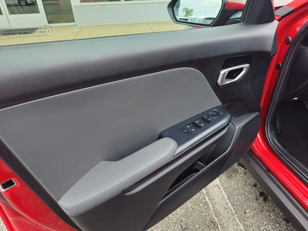 Used 2025 Red Kia LXS image 31