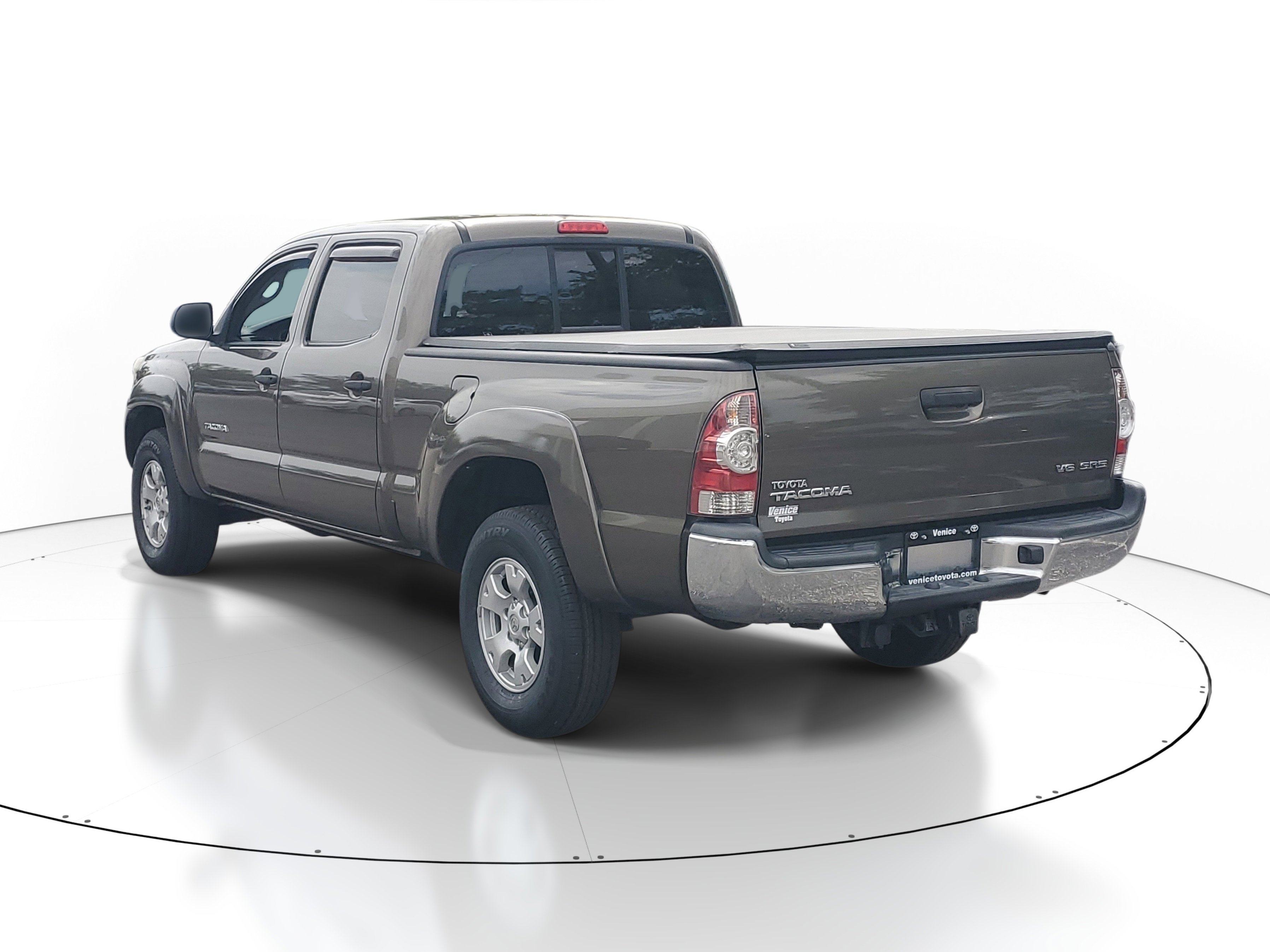 Used 2015 Pyrite Mica Toyota Base image 3