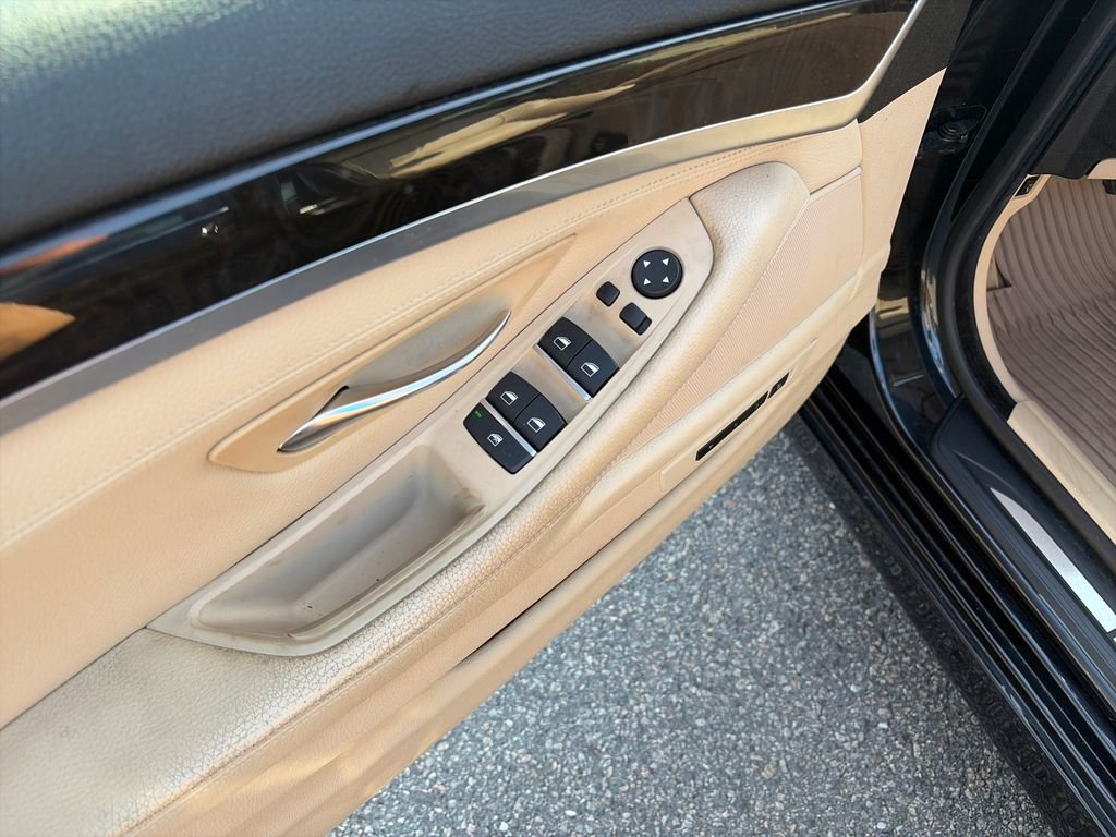 Used 2014 Jet Black BMW 535d image 17