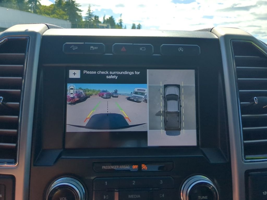 Used 2019 White Ford Platinum image 24