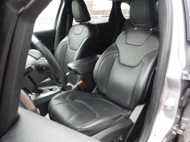 Used 2020 Silver Jeep Limited image 15