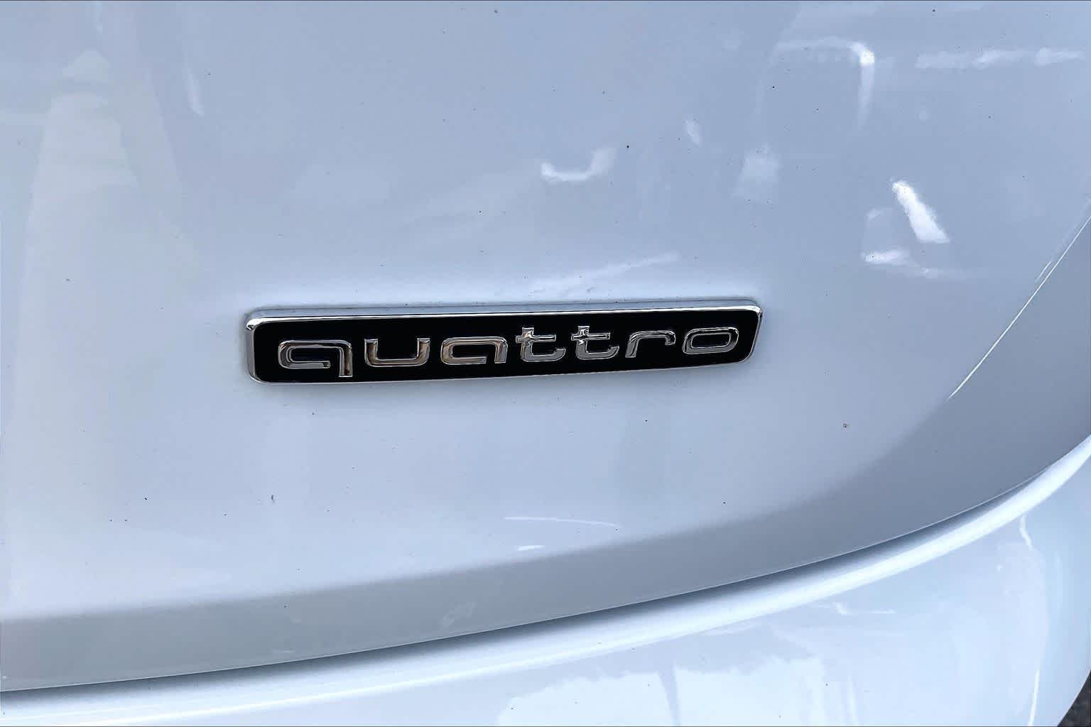 Used 2025 Glacier White Metallic Audi S line Premium image 9