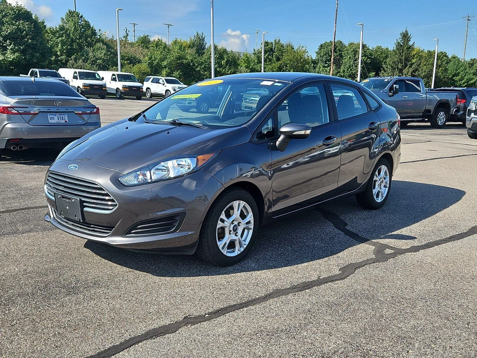 Used 2015 Ford Fiesta SE with VIN 3FADP4BJ9FM152977 for sale in Hamilton, OH