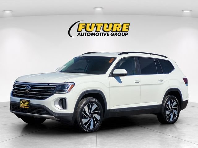 Used 2025 White Volkswagen 2.0T SE w/Technology image 5