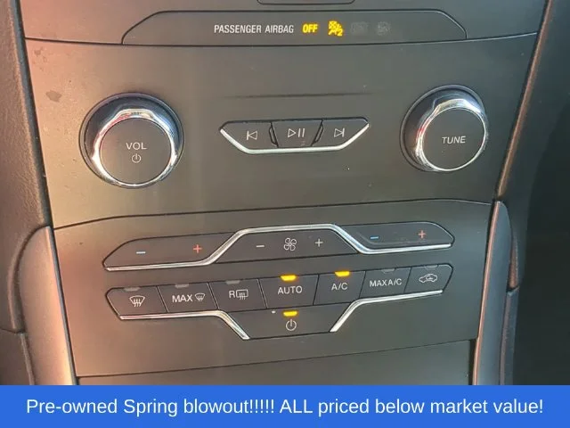 Used 2020 Black Ford SE image 32