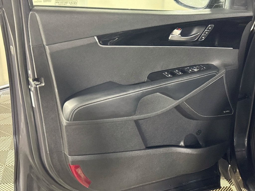 Used 2016 Platinum Graphite Kia SX Limited image 10