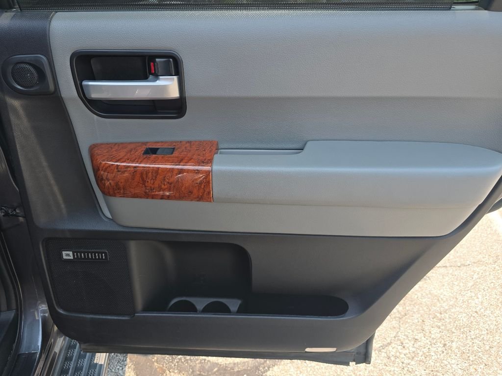 Used 2018 Magnetic Gray Metallic Toyota Platinum image 21