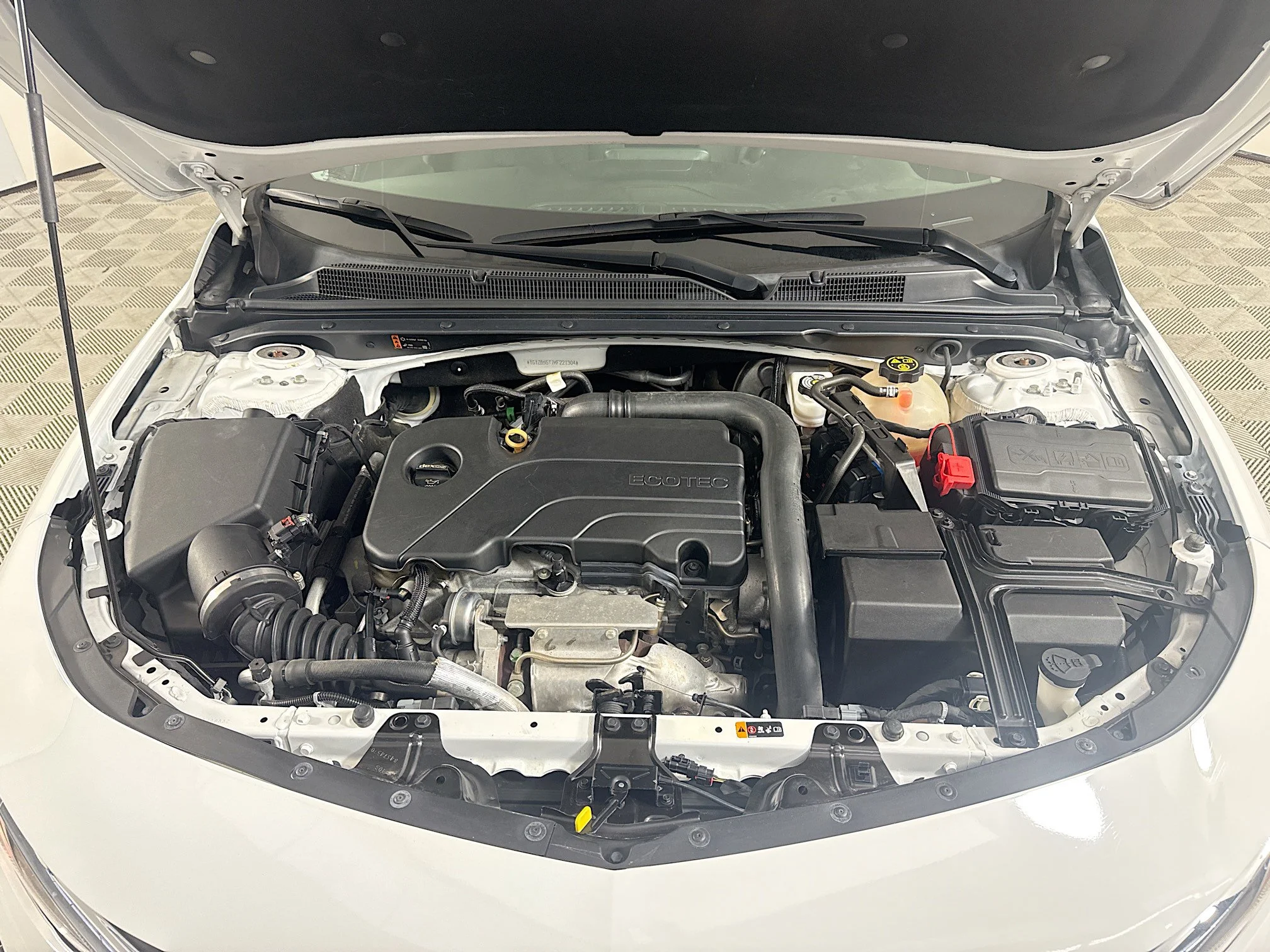 Used 2019 Summit White Chevrolet LS image 35
