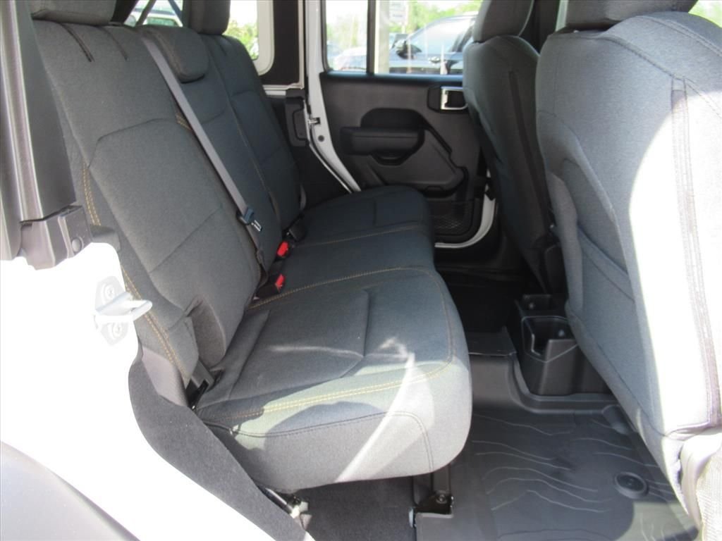 New 2026 Bright White Clear-Coat Exterior Paint Jeep Sport S image 29