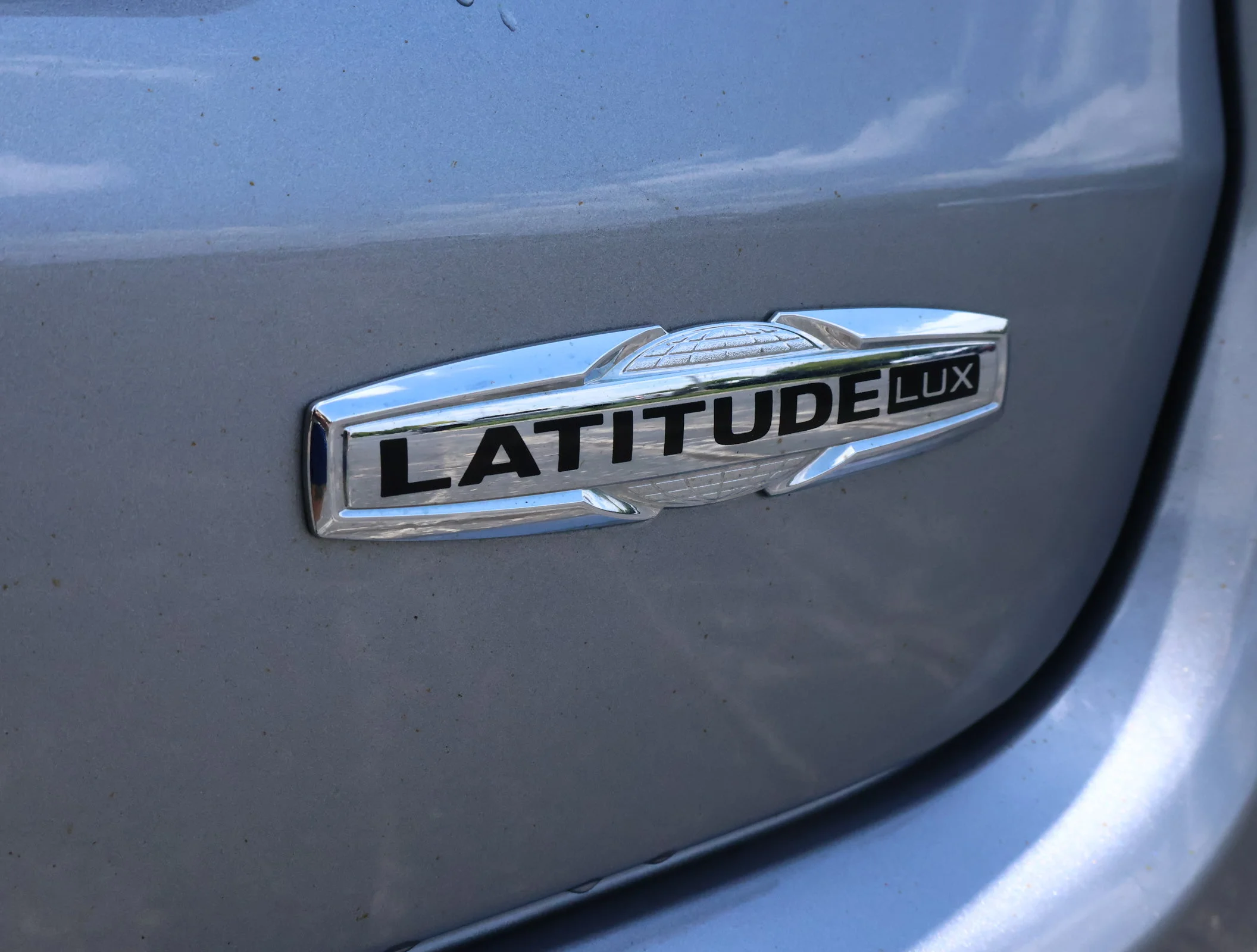 Used 2023 Billet Silver M Jeep Latitude Lux image 27