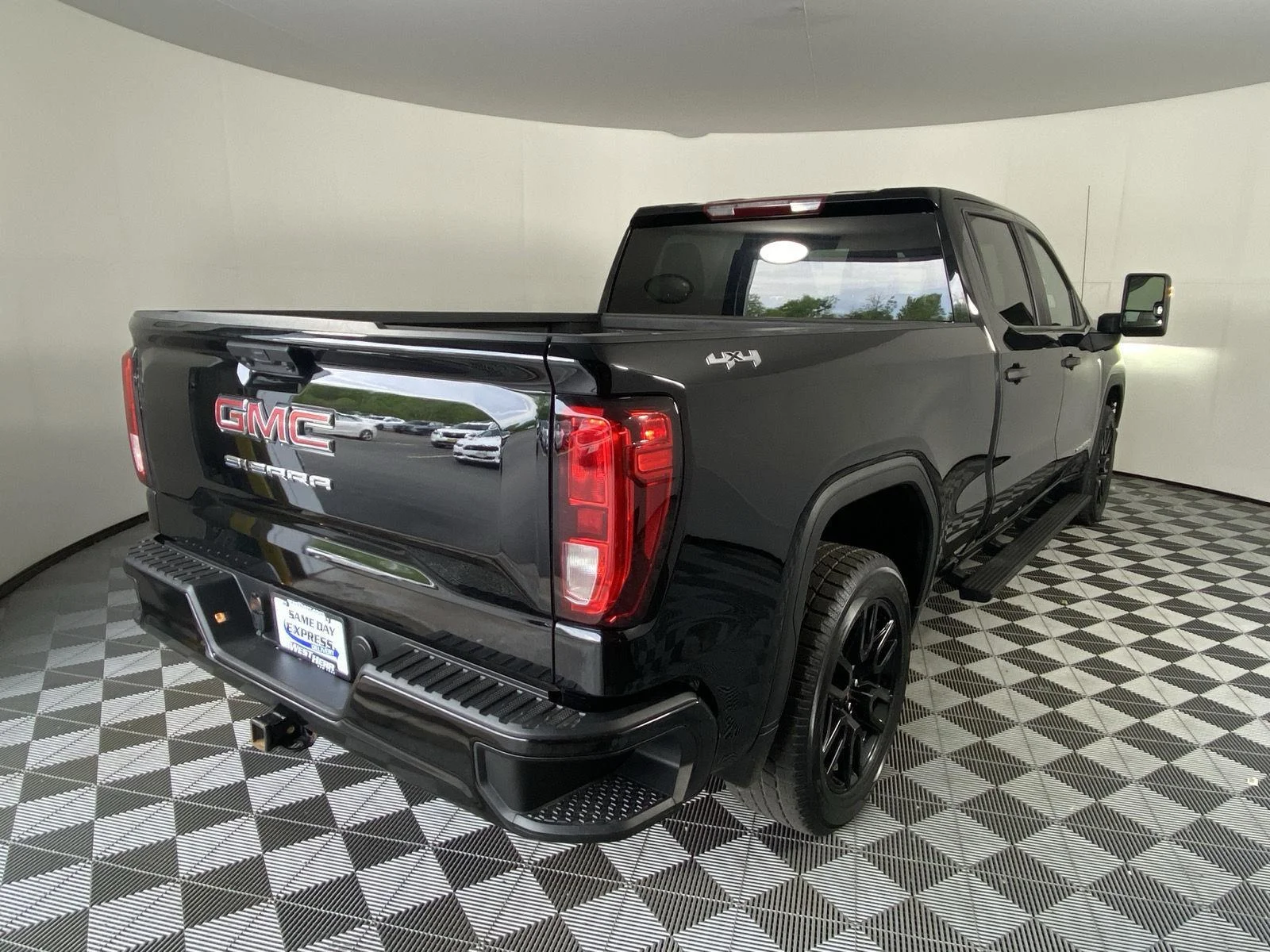 Used 2024 Onyx Black GMC Pro image 5