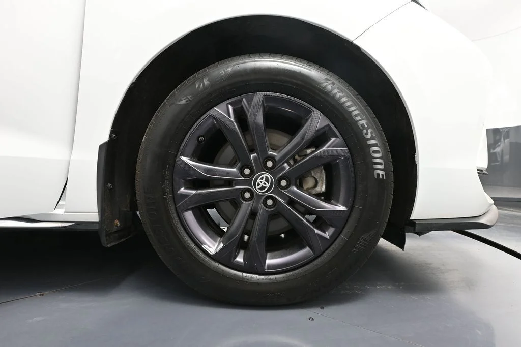 2024 Toyota Sienna XSE - Photo 14