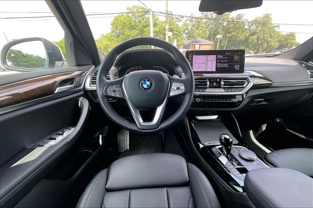 Used 2025 White BMW xDrive30i image 7