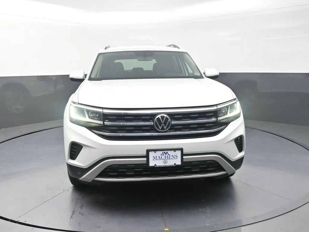 Used 2021 White Volkswagen 3.6L V6 SE w/Technology image 2