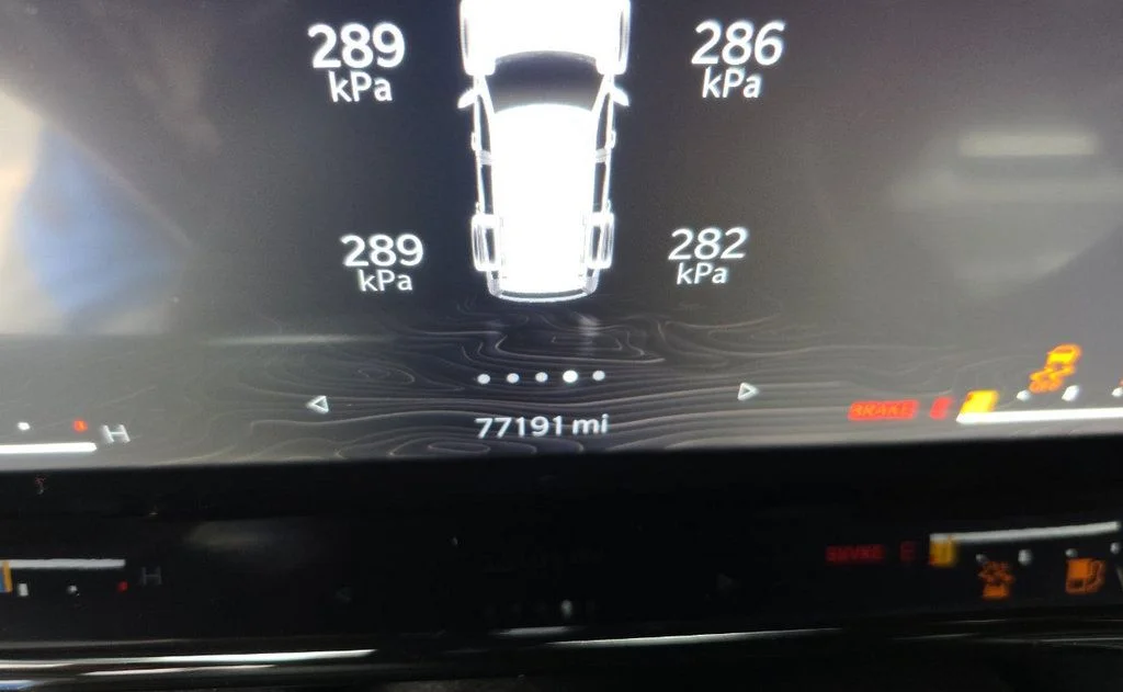 Used 2022 White Jeep Series II image 12