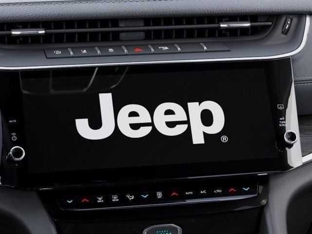 New 2026 Silver Zynith Exterior Paint Jeep Limited image 43