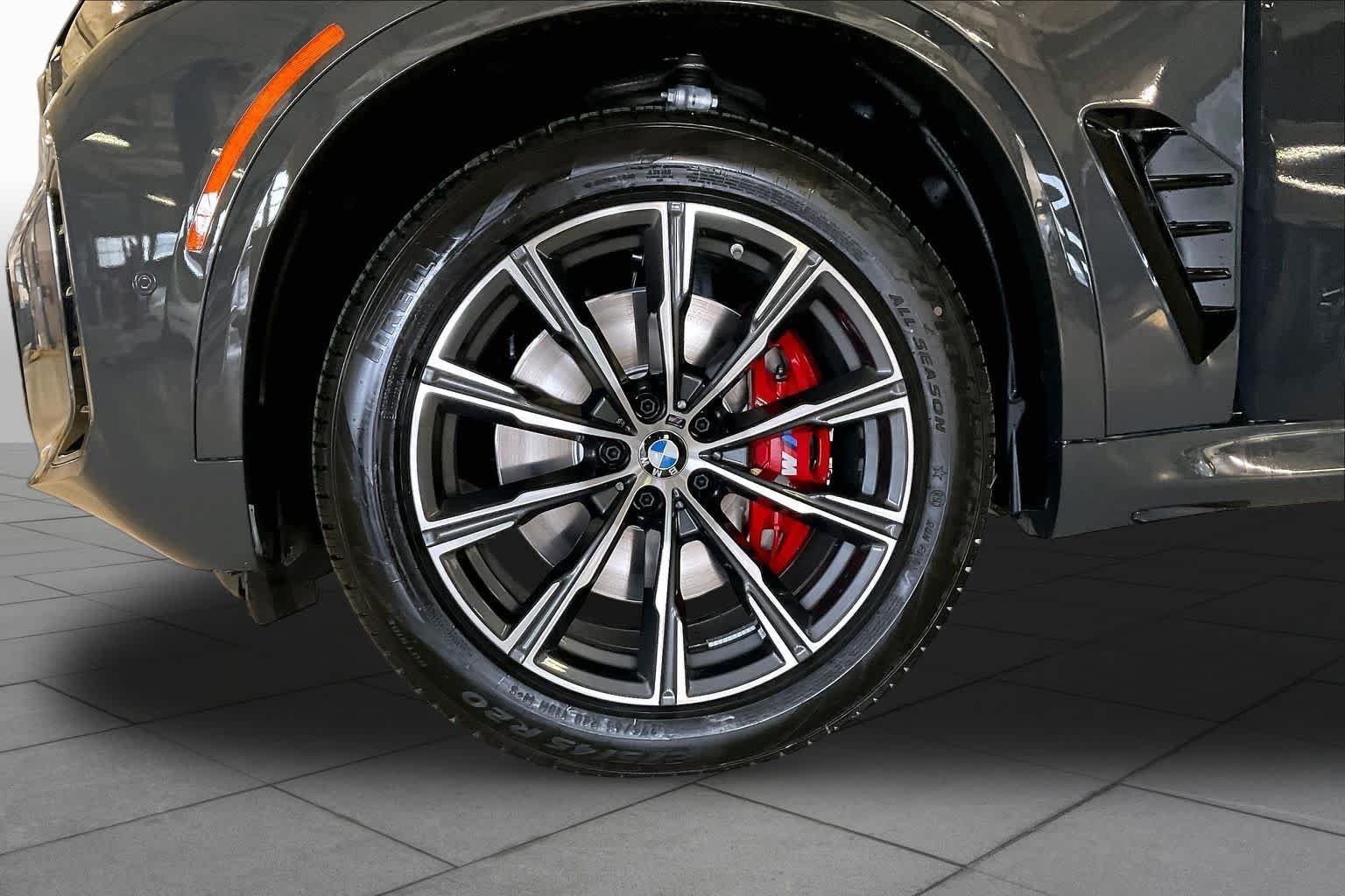 New 2026 Dravit Grey Metallic BMW xDrive40i image 11