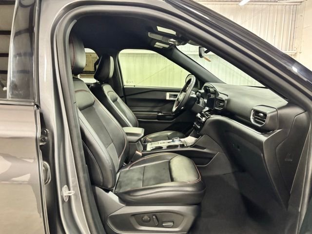 Used 2023 Gray Ford ST-Line image 22