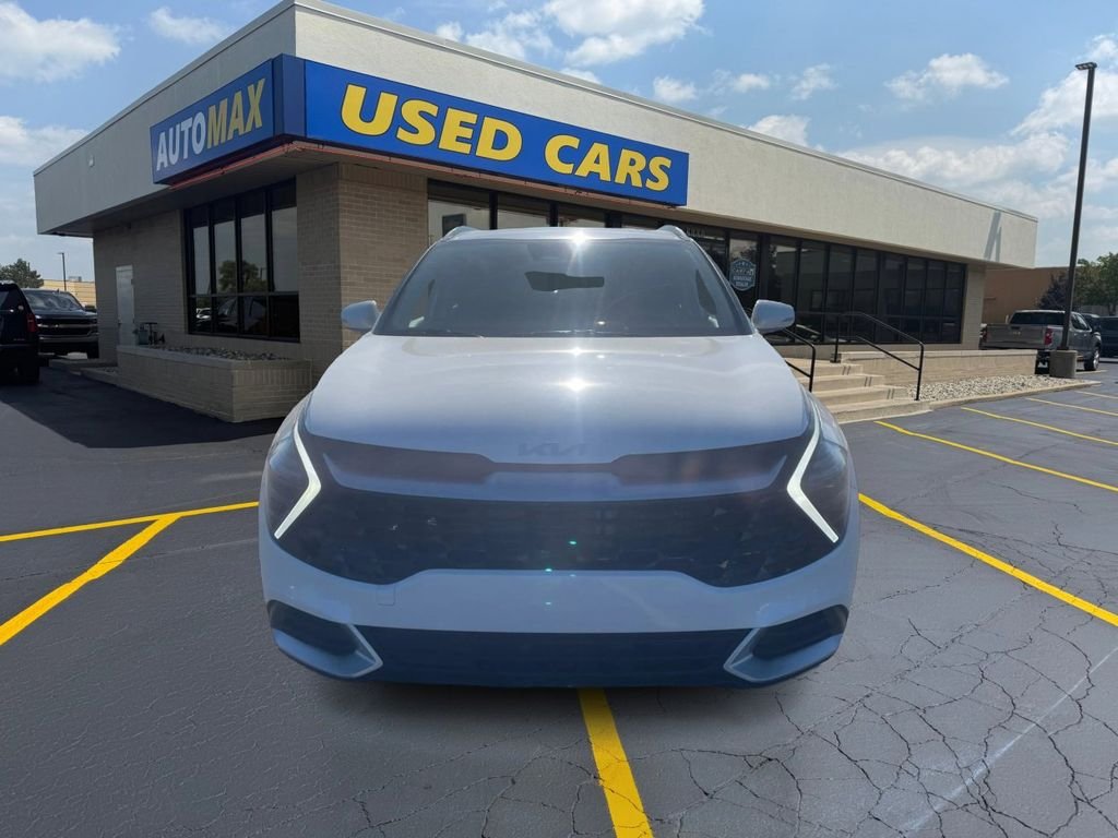 Used 2025 Snow White Pearl Kia EX image 3