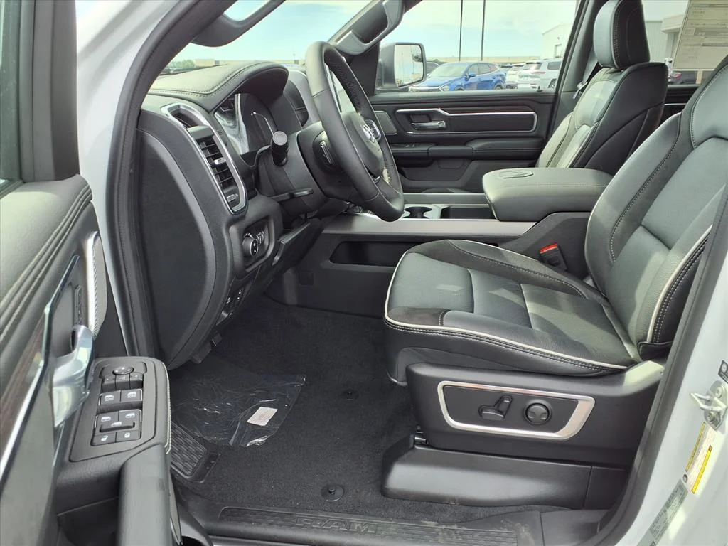 2026 RAM 1500 Laramie - Photo 16