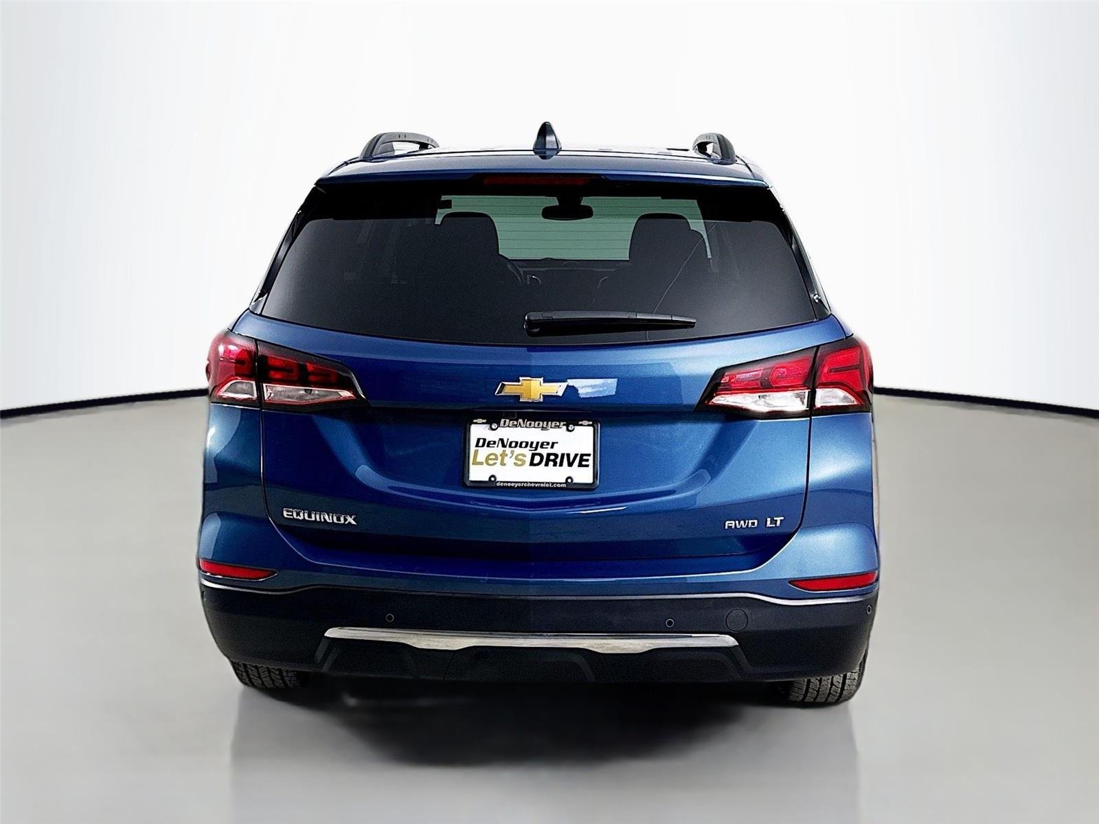 Used 2024 Lakeshore Blue Metallic Chevrolet LT image 8