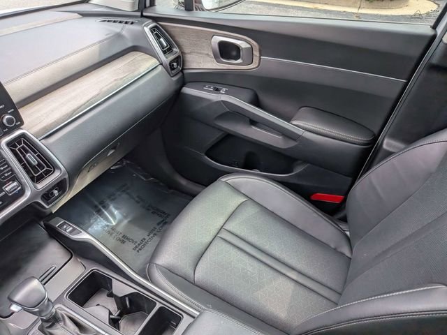 Used 2023 White Kia EX image 16