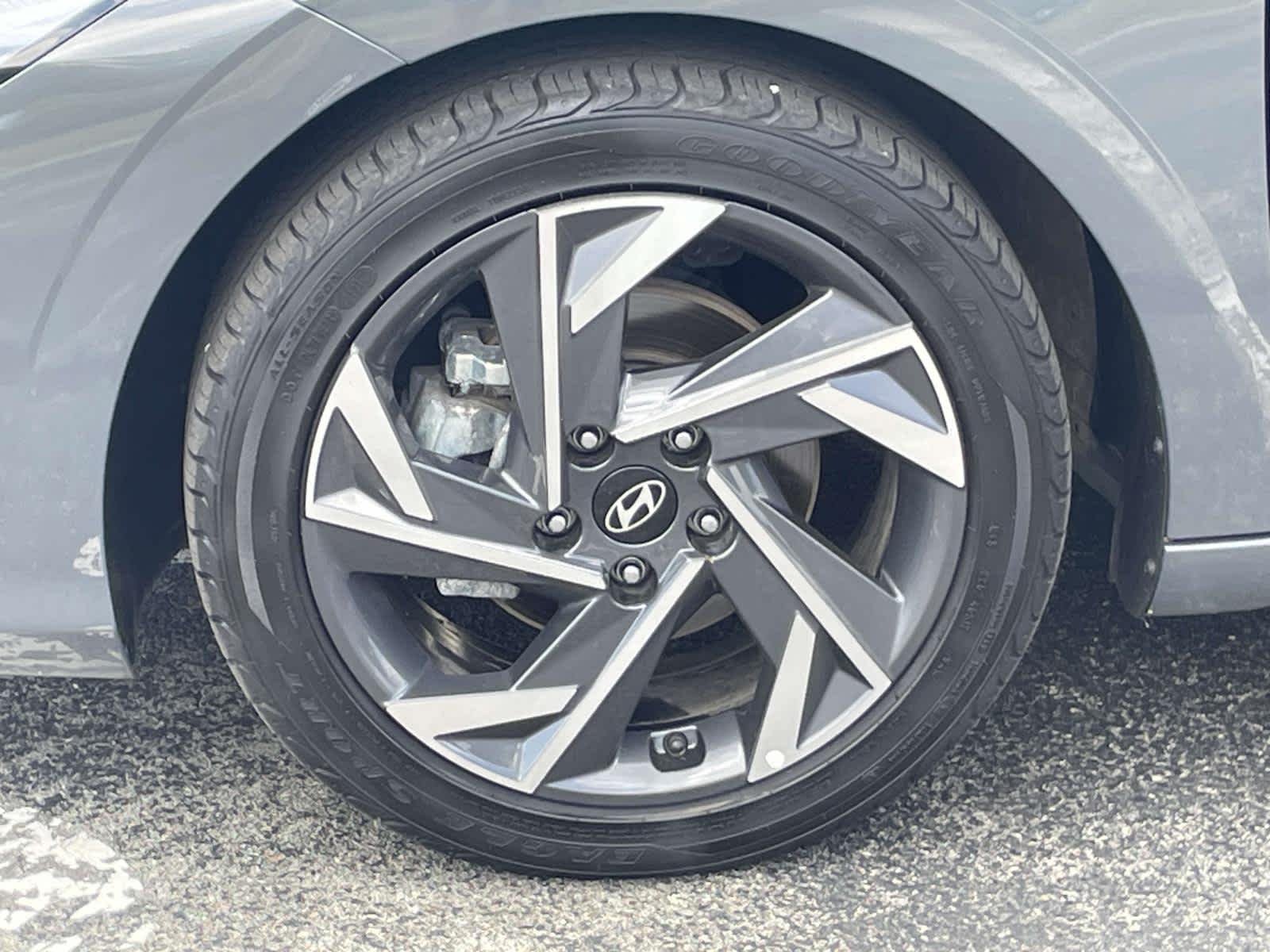 Certified Used 2025 Ecotronic Gray Hyundai SEL Convenience image 14