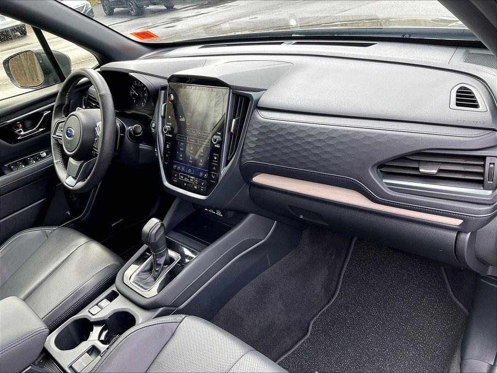 Used 2025 Autumn Green Metallic Subaru Limited image 14