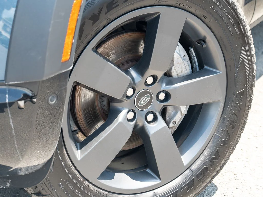 Used 2022 Blue Land Rover X-Dynamic HSE image 9
