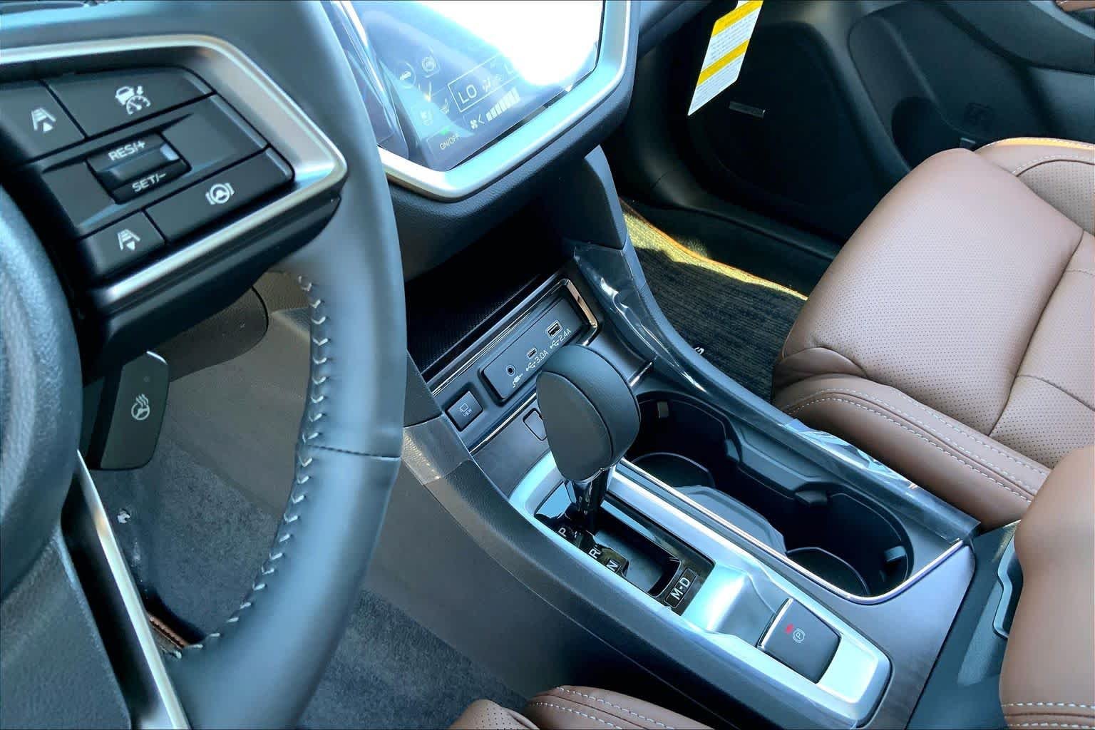 New 2026 CRYSTAL BLACK SILICA Subaru Touring 7-Passenger image 7