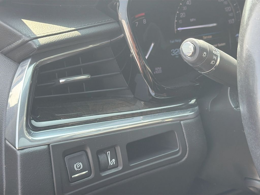Used 2017 Silver Cadillac Luxury image 10