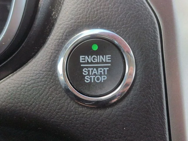 Used 2020 Oxford White Ford SE image 25