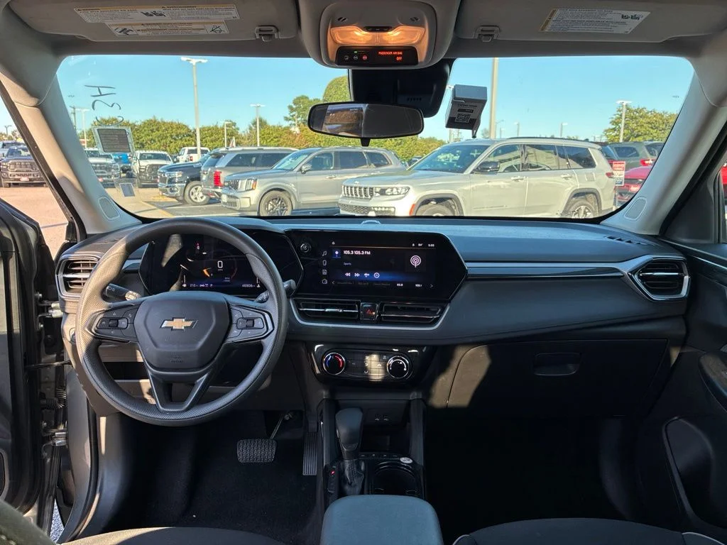 Used 2025 Gray Chevrolet LT image 19