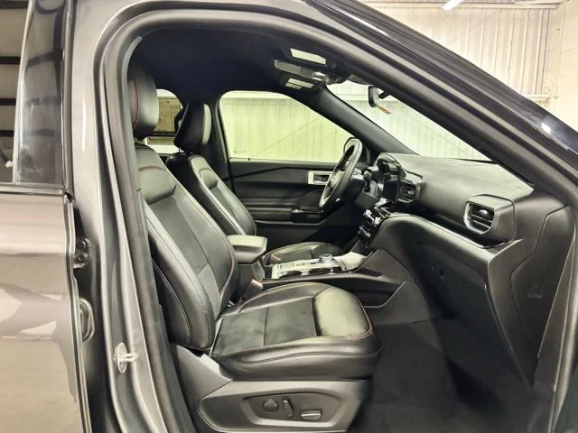 Used 2023 Gray Ford ST-Line image 22