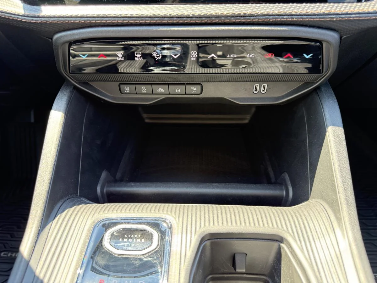 New 2026 White Jeep Overland image 28