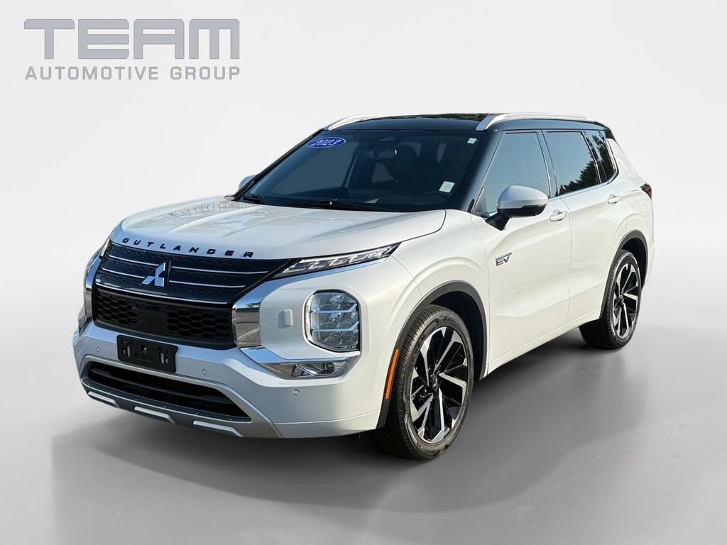 Used 2023  Mitsubishi SEL image 3
