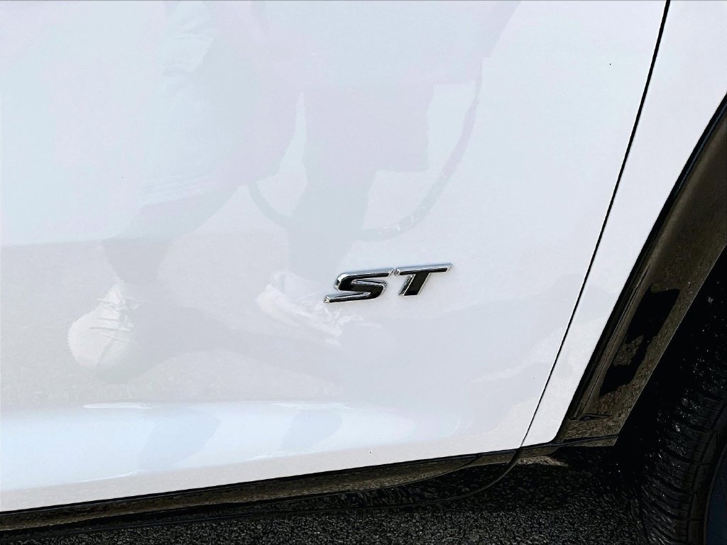 Used 2026 White Buick Sport Touring image 27